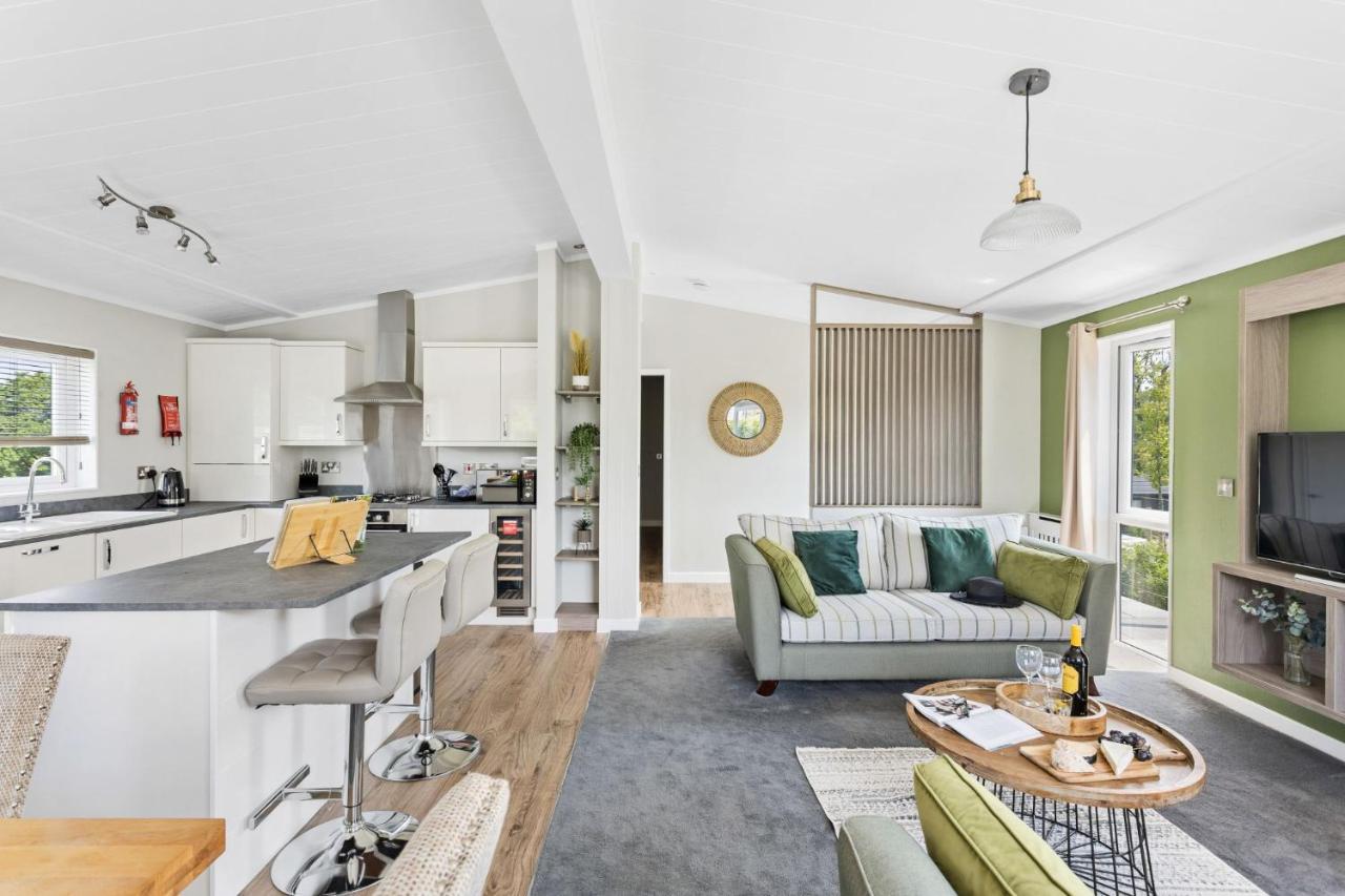 Rose Lodge, 21 Roadford Lake Lodges Lifton エクステリア 写真