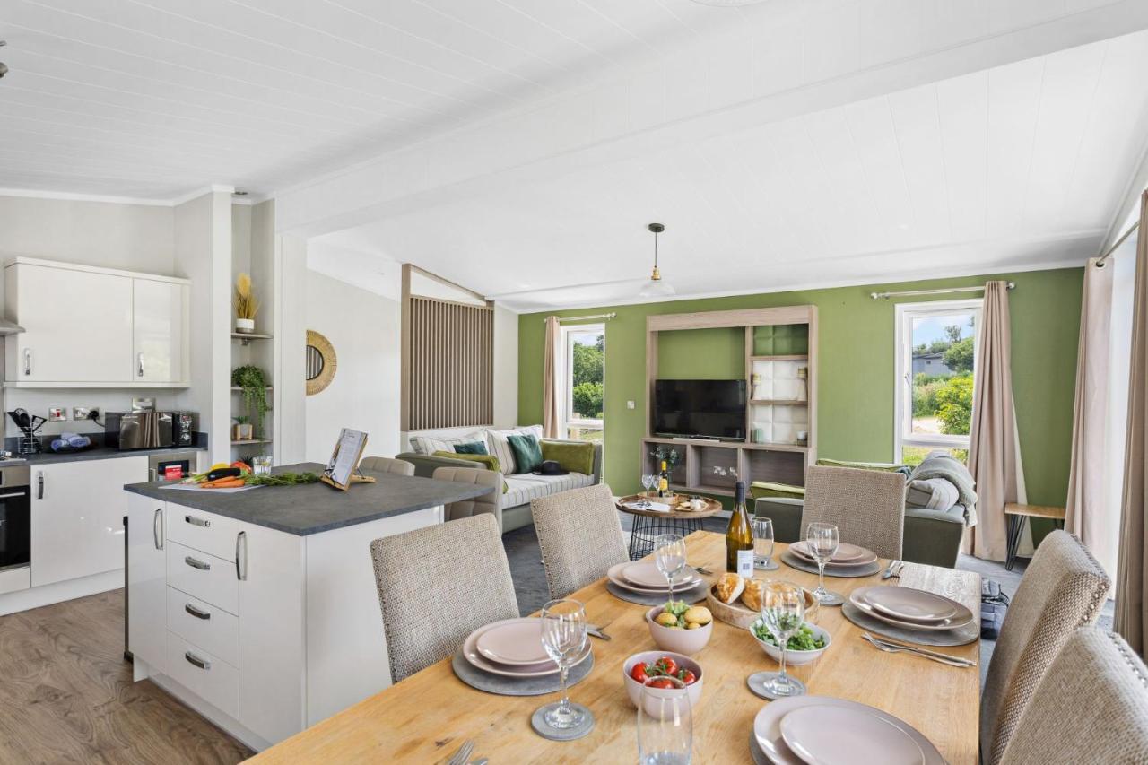 Rose Lodge, 21 Roadford Lake Lodges Lifton エクステリア 写真