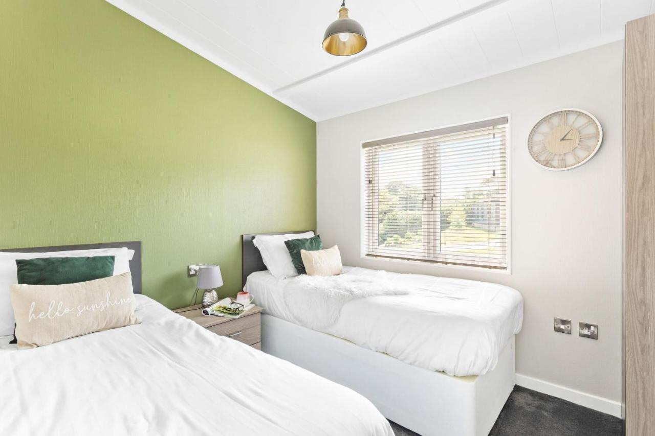 Rose Lodge, 21 Roadford Lake Lodges Lifton エクステリア 写真