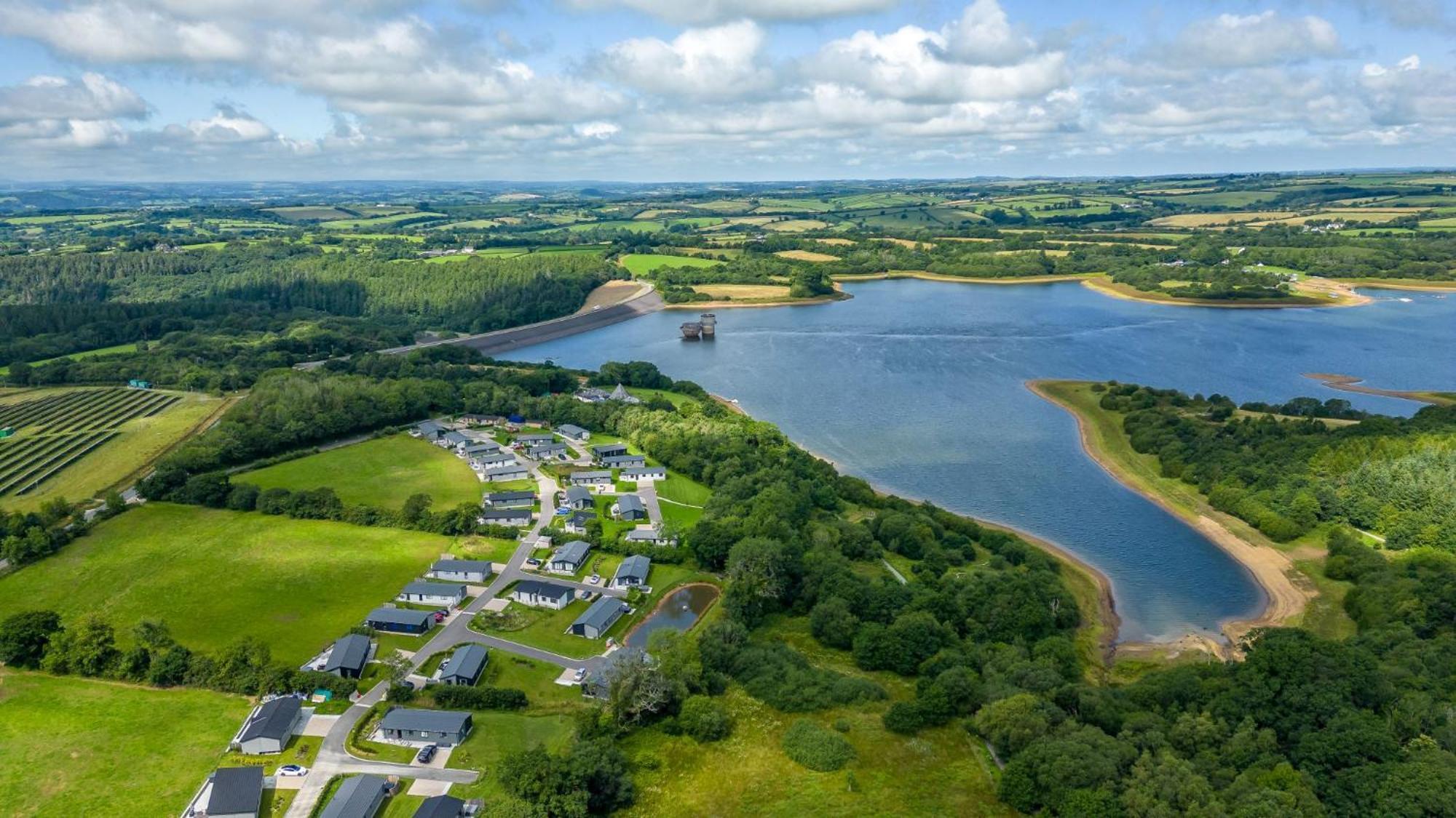 Rose Lodge, 21 Roadford Lake Lodges Lifton エクステリア 写真